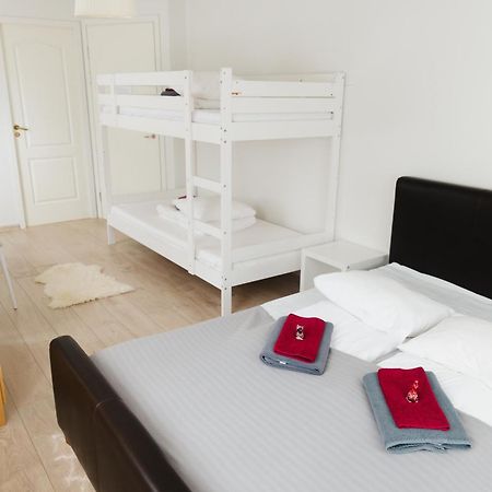 Konrad Family Guesthouse Kuressaare Extérieur photo