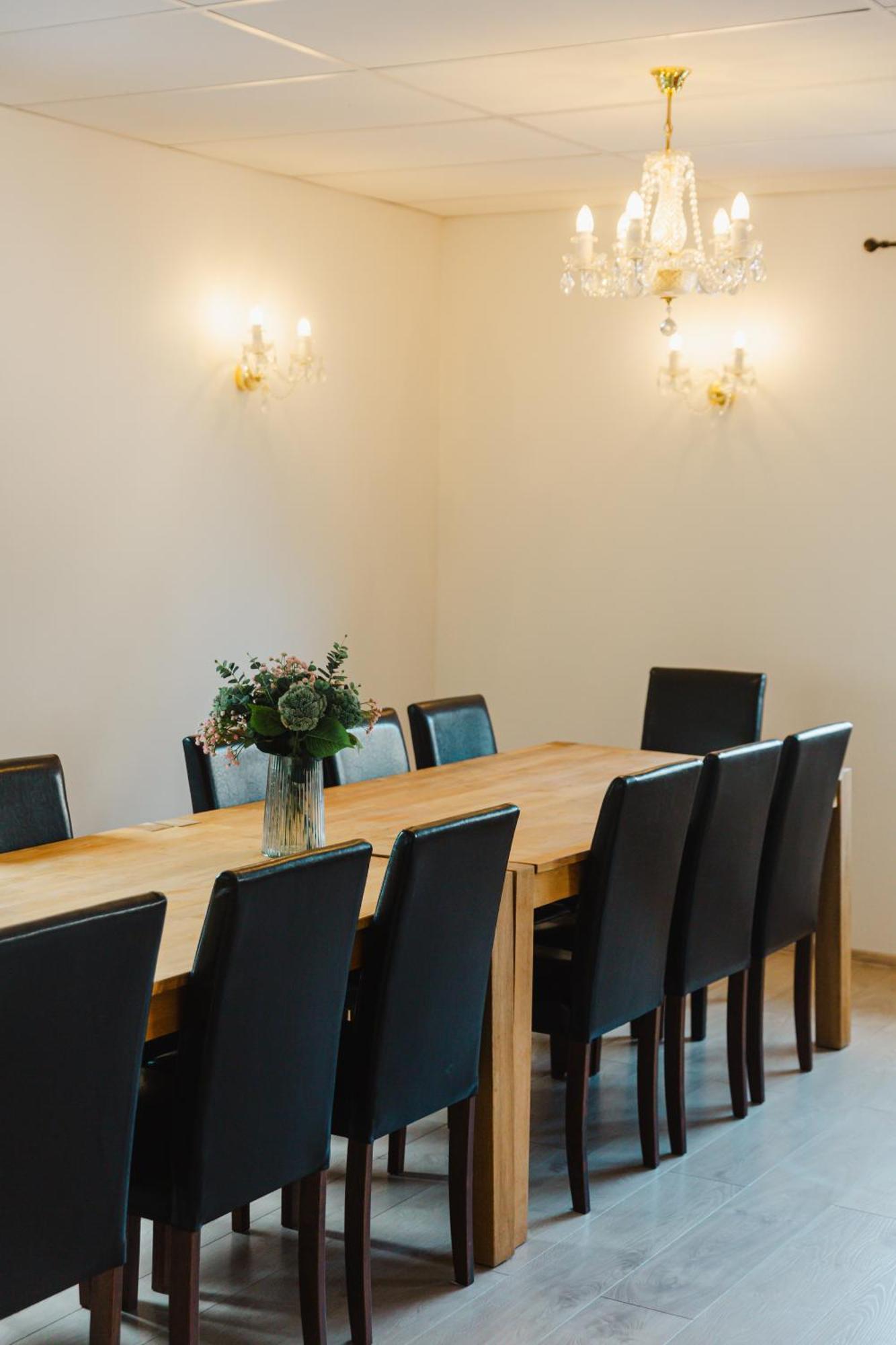 Konrad Family Guesthouse Kuressaare Extérieur photo