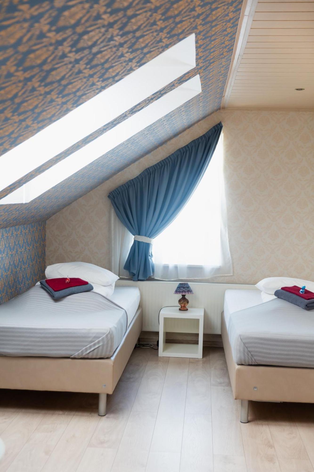 Konrad Family Guesthouse Kuressaare Extérieur photo