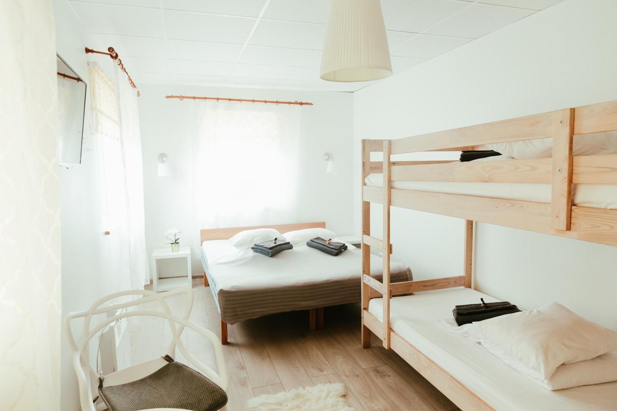 Konrad Family Guesthouse Kuressaare Extérieur photo