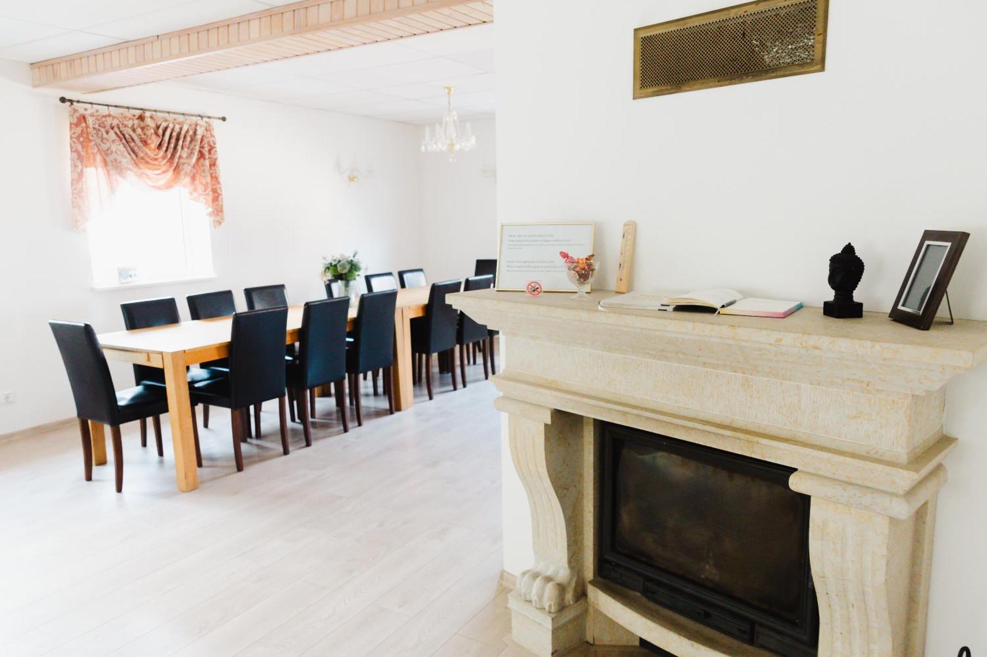 Konrad Family Guesthouse Kuressaare Extérieur photo