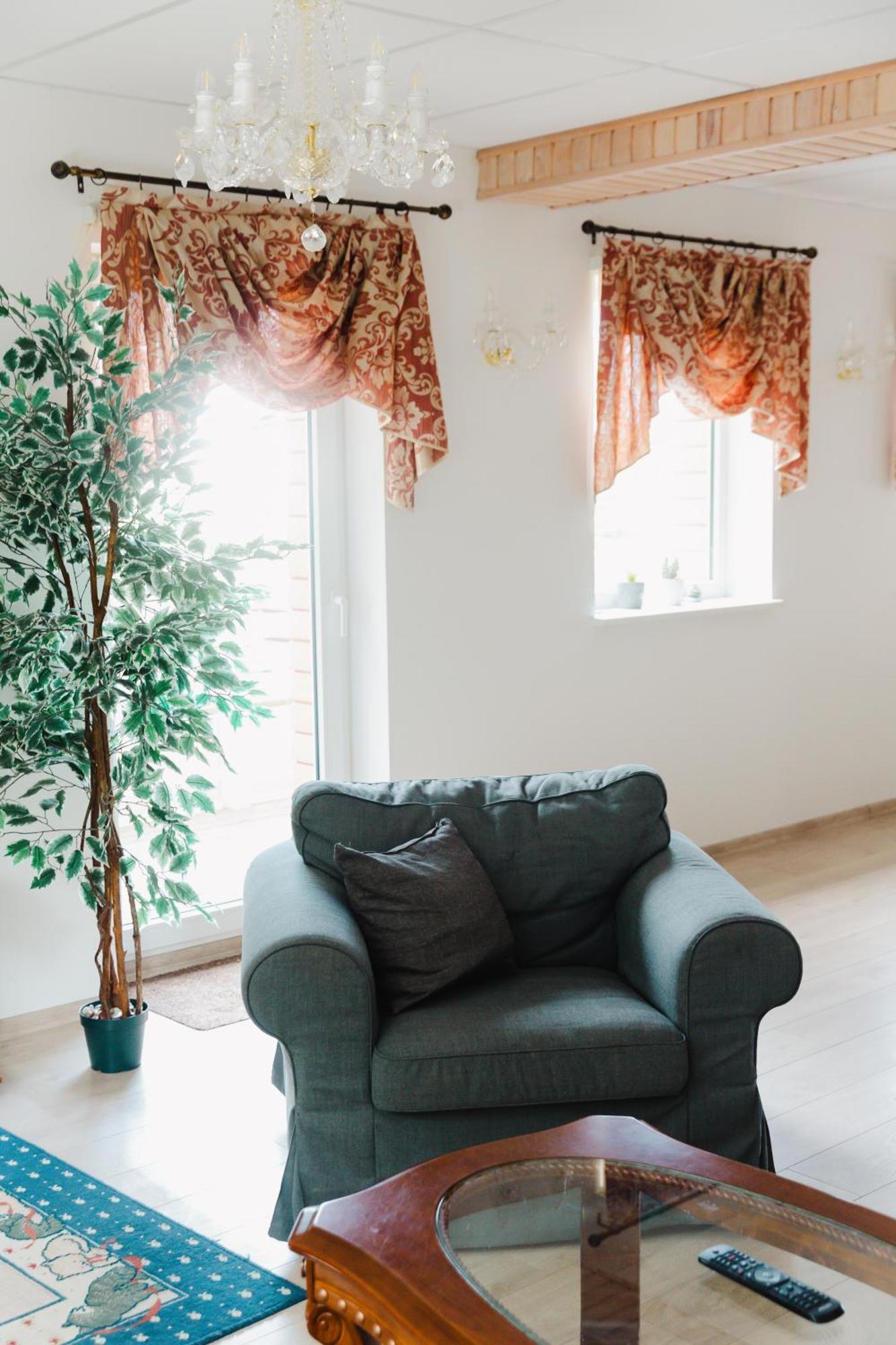 Konrad Family Guesthouse Kuressaare Extérieur photo