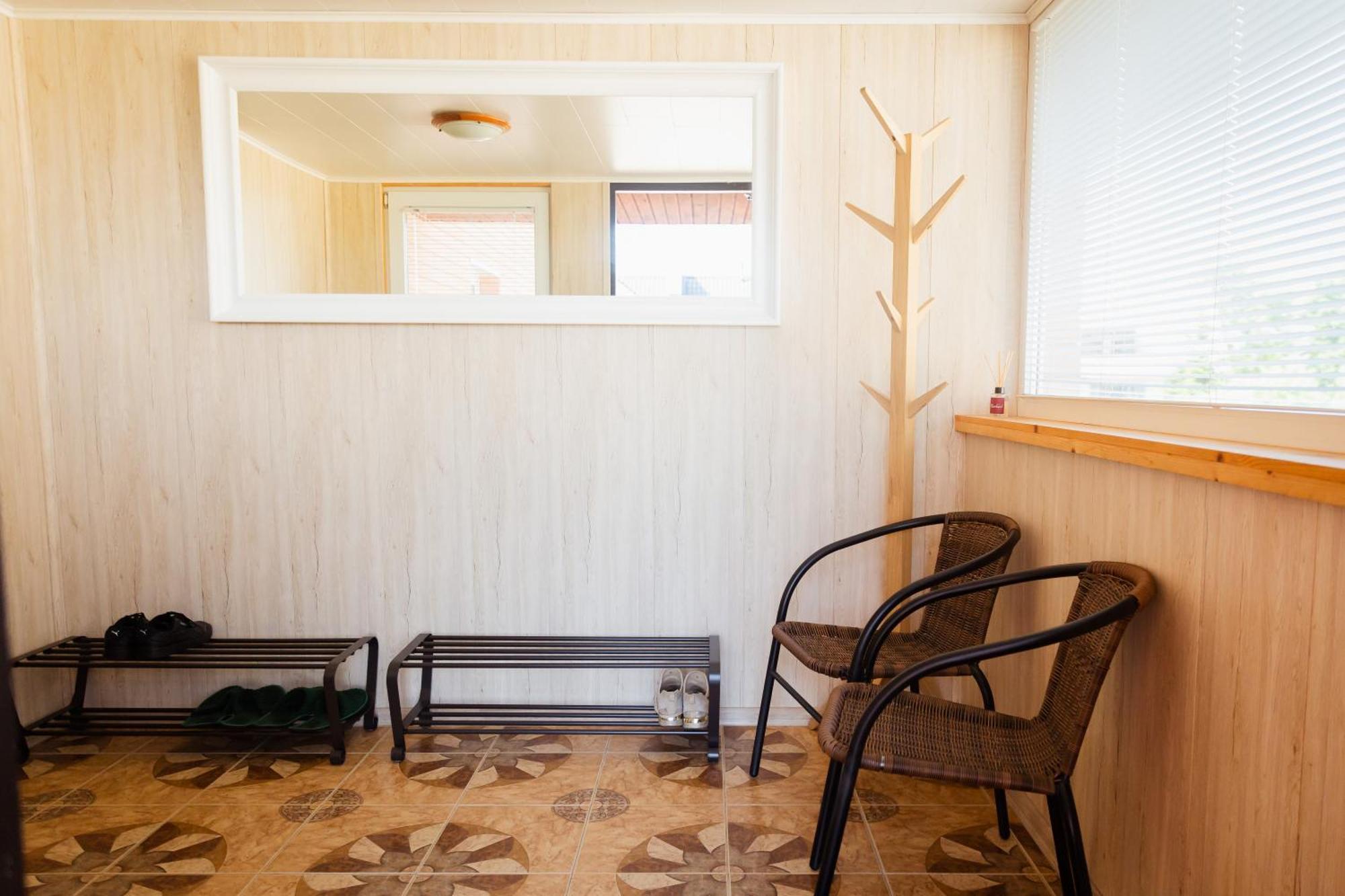 Konrad Family Guesthouse Kuressaare Extérieur photo