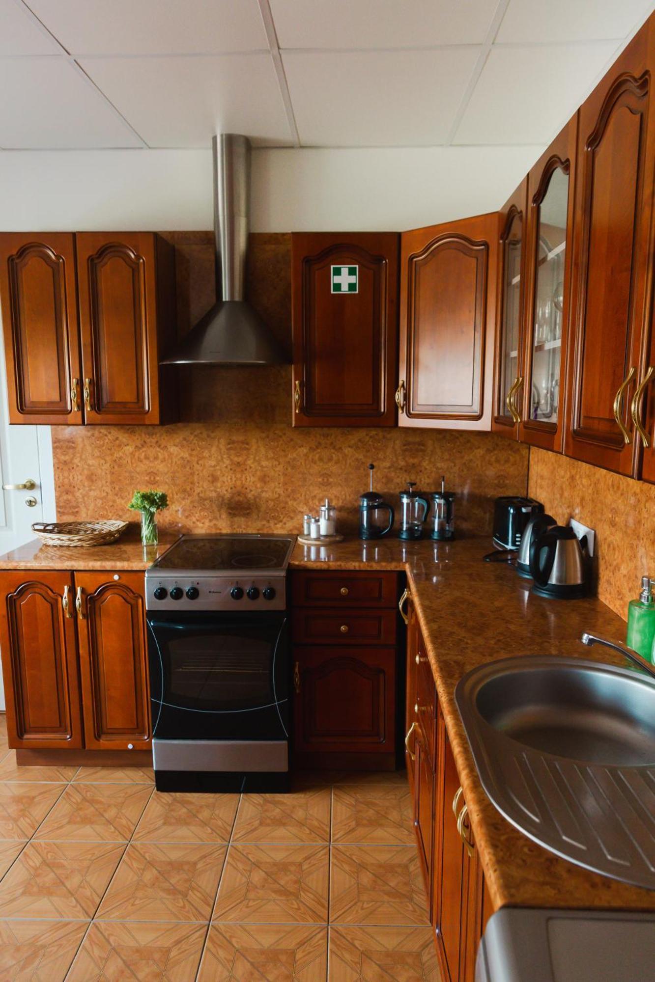 Konrad Family Guesthouse Kuressaare Extérieur photo