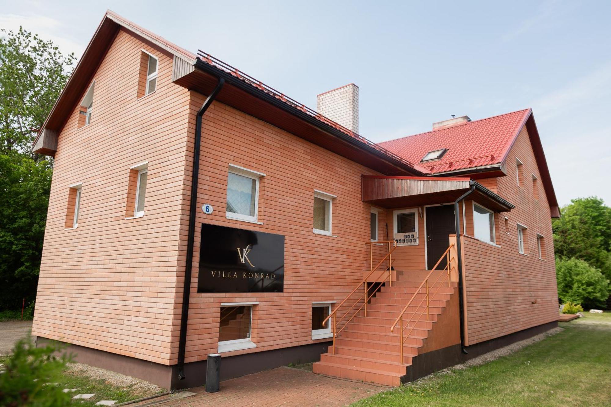 Konrad Family Guesthouse Kuressaare Extérieur photo