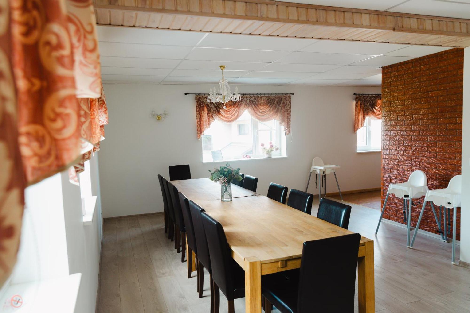 Konrad Family Guesthouse Kuressaare Extérieur photo